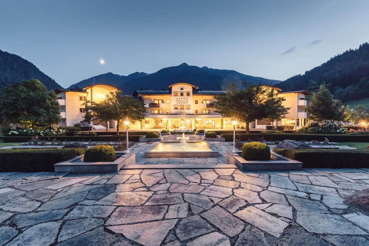 Alpenpalace Luxury Hideaway & Spa Retreat Lutago Exterior foto
